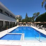 Paradise Bar Apartments