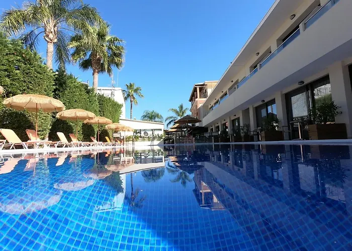Paradise Bar Apartments